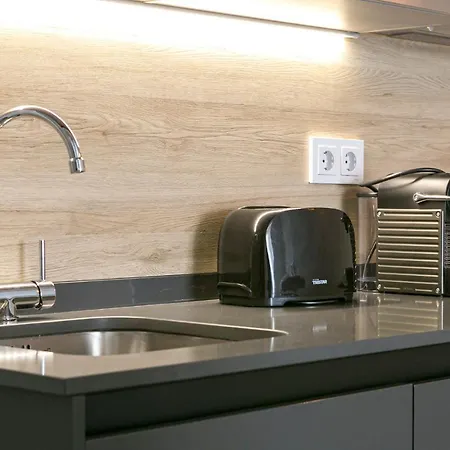 Teatro 3 & 6 Apartment