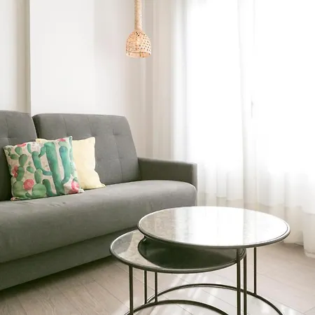 Teatro 3 & 6 Apartment