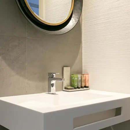 Teatro 3 & 6 Apartment