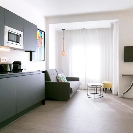 Teatro 3 & 6 Apartment